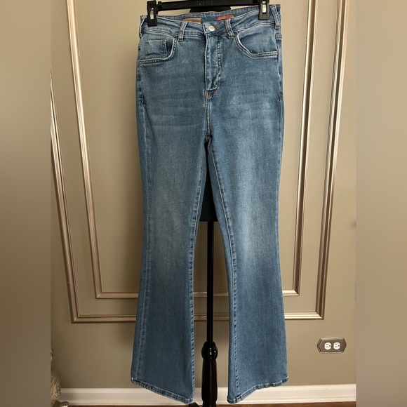 Anthropologie Pilcro High Rise Flare Jeans Medium Wash Size 28 - Picture 2 of 5